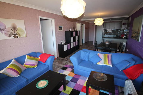Central Park 14 - Centrally Located With Views To The Mountains - Accommodation 4U 0