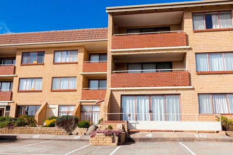 Central Park 14 - Centrally Located With Views To The Mountains - Accommodation 4U 1