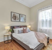 Character Home - Easy Tram to City - Accommodation 4U