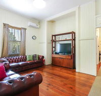 Charming Characterful Rustic-style Home Near The Gabba - Accommodation 4U