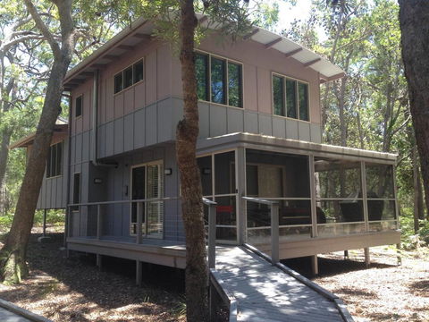 Charming Island Escape Gold Coast - Accommodation 4U 3