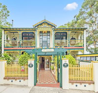 Charrington Hotel - Accommodation 4U