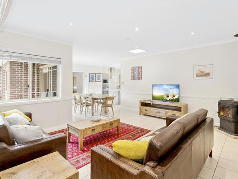 Cherry Walk Cottage - Accommodation 4U 1