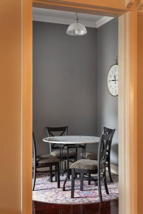 Chic 2 Bedroom Ground Floor Apartment In Trendy New Farm - Accommodation 4U 3
