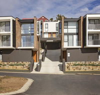 Chilam 'B' - Sophisticated style with views to the lake  mountains - Accommodation 4U