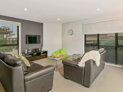 Chill Out - Accommodation 4U 2