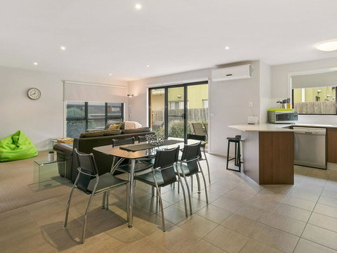 Chill Out - Accommodation 4U 0