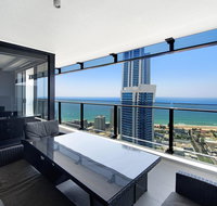 Circle on Cavill Private 2 Bed Ocean View - Accommodation 4U