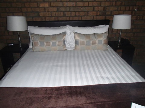 City Colonial Motor Inn - Accommodation 4U 2