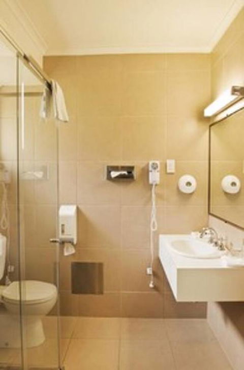 Classic Queen Room 2 In Oakleigh - Accommodation 4U 3