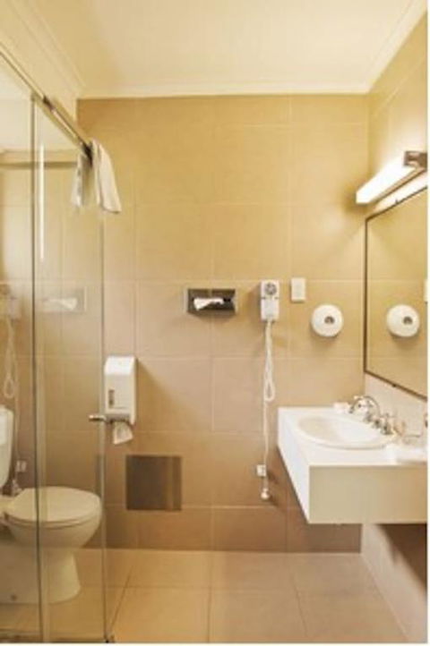 Classic Twin-bed Room 2 In Oakleigh - Accommodation 4U 3