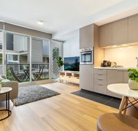 Clean Modern Apartment 15 Mins From City on Tram - Accommodation 4U