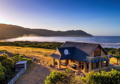 Cloudy Bay Villa - Accommodation 4U 1
