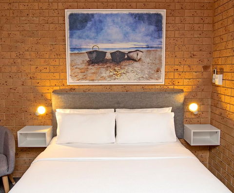 Coast Inn Motel - Accommodation 4U 0
