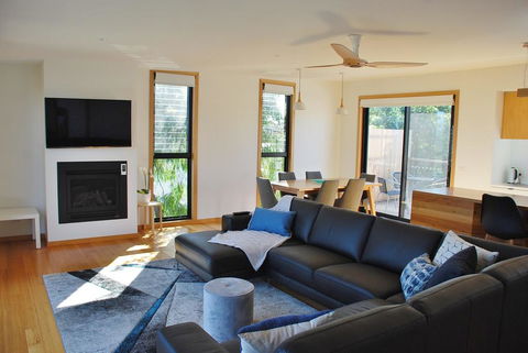COASTAL BEAUTY ON BRUCE - Accommodation 4U 3