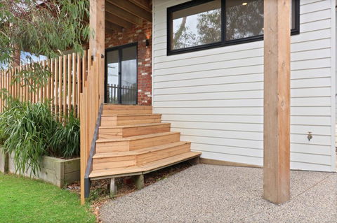 COASTAL BEAUTY ON BRUCE - Accommodation 4U 0