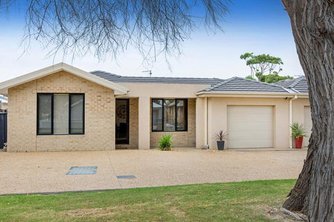 COASTAL HAVEN - DROMANA - Accommodation 4U 0