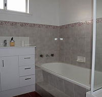 Cole House Apartments - Accommodation 4U