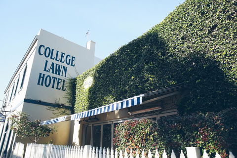 College Lawn Hotel - Accommodation 4U 1