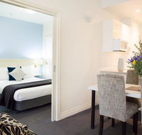 Collins Hotel - Accommodation 4U