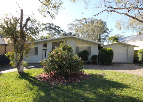 COLMER HOUSE At Dunbogan - Accommodation 4U 1