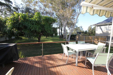 COLMER HOUSE At Dunbogan - Accommodation 4U 2