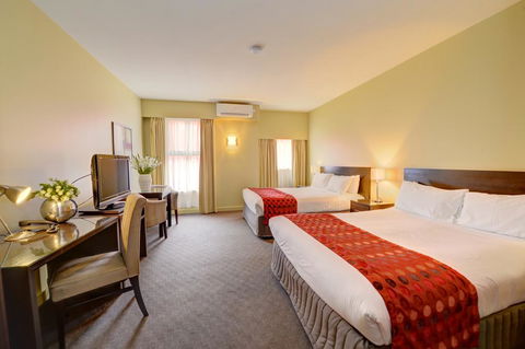 Comfort Inn & Suites City Views - Accommodation 4U 1