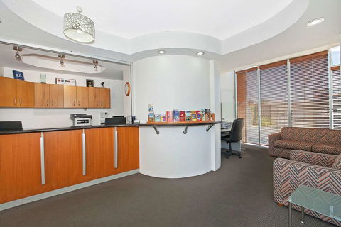 Comfort Inn & Suites Northgate Airport Motel - Accommodation 4U 3