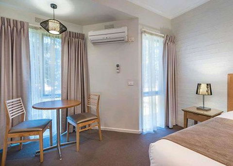 Comfort Inn Coach & Bushmans - Accommodation 4U 3