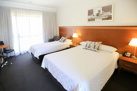 Comfort Inn Deakin Palms - Accommodation 4U 3