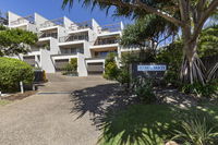 Comfortable  stylish with rooftop spa