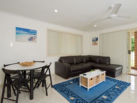 Comfortable Lowset Family Home Only Minutes From The Water! Tarooki St, Bellara - Accommodation 4U 2