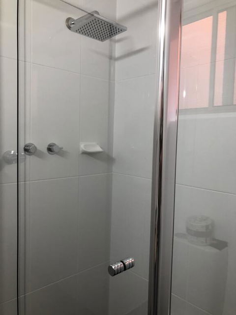 Commodore Motor Inn - Accommodation 4U 1