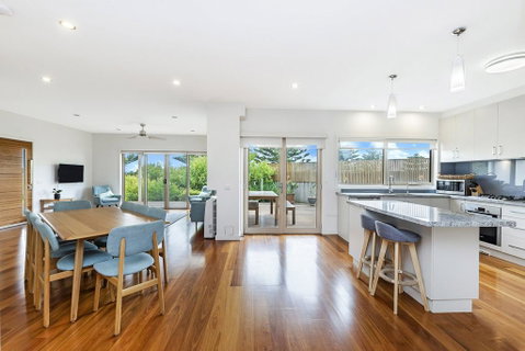 Connolly House - Accommodation 4U 0