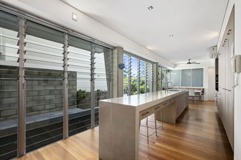 Contemporary & Central, Sunshine Beach - Accommodation 4U 3