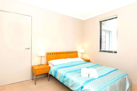 Coode Street Townhouse - Accommodation 4U 1