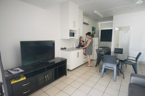 Cool Palms Motel - Accommodation 4U 1