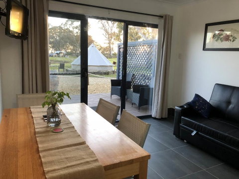 Coonawarra Cabins Unit D - Accommodation 4U 1