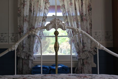 Coonawarra's Pyrus Cottage - Accommodation 4U 2