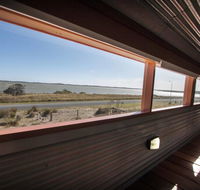 Coorong Aurora - breathtaking waterfront escape - Accommodation 4U