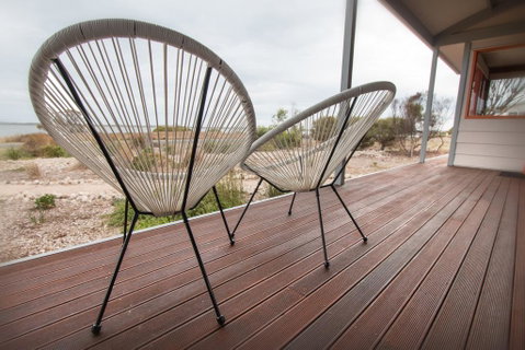 Coorong Aurora - Breathtaking Waterfront Escape - Accommodation 4U 3