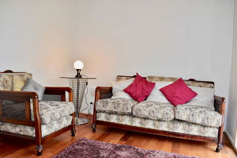 Cosy 1 Bedroom Apartment In Trendy Northcote - Accommodation 4U 1