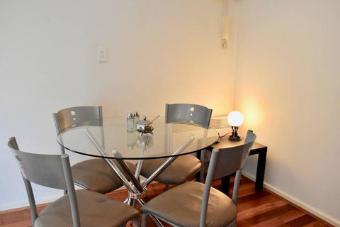 Cosy 1 Bedroom Apartment In Trendy Northcote - Accommodation 4U 3