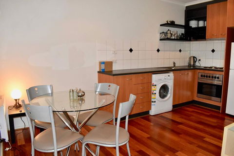 Cosy 1 Bedroom Apartment In Trendy Northcote - Accommodation 4U 2