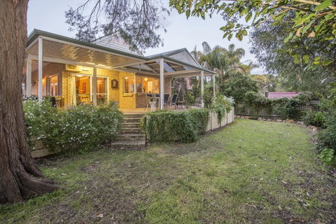 Country Cottage - Accommodation 4U 0