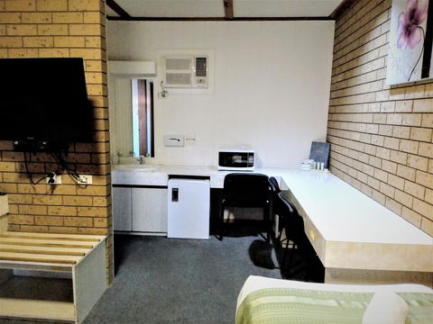 Country Home Motor Inn - Accommodation 4U 2