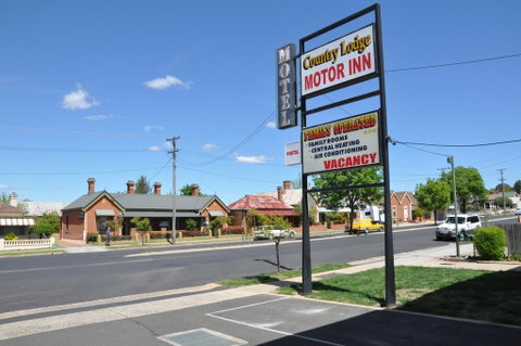 Country Lodge Motor Inn - Accommodation 4U 0