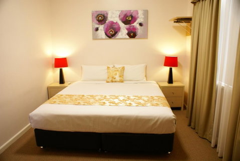 Country Lodge Motor Inn - Accommodation 4U 1