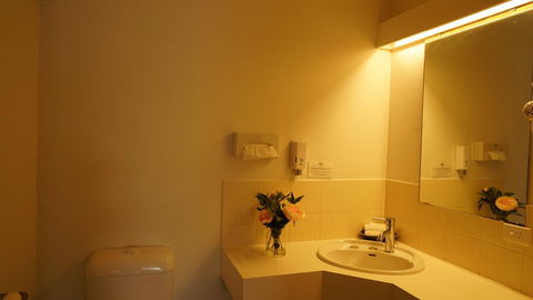 Country Motor Inn - Accommodation 4U 0