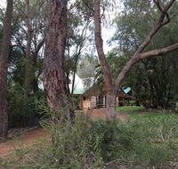 Country Retreat on 1 acre with pool hot tub surrounded by trees - Accommodation 4U
